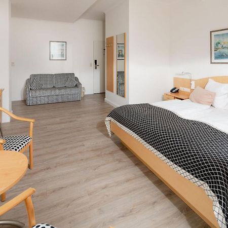 Hotel Kuenstlerhaus ノルダーナイ エクステリア 写真