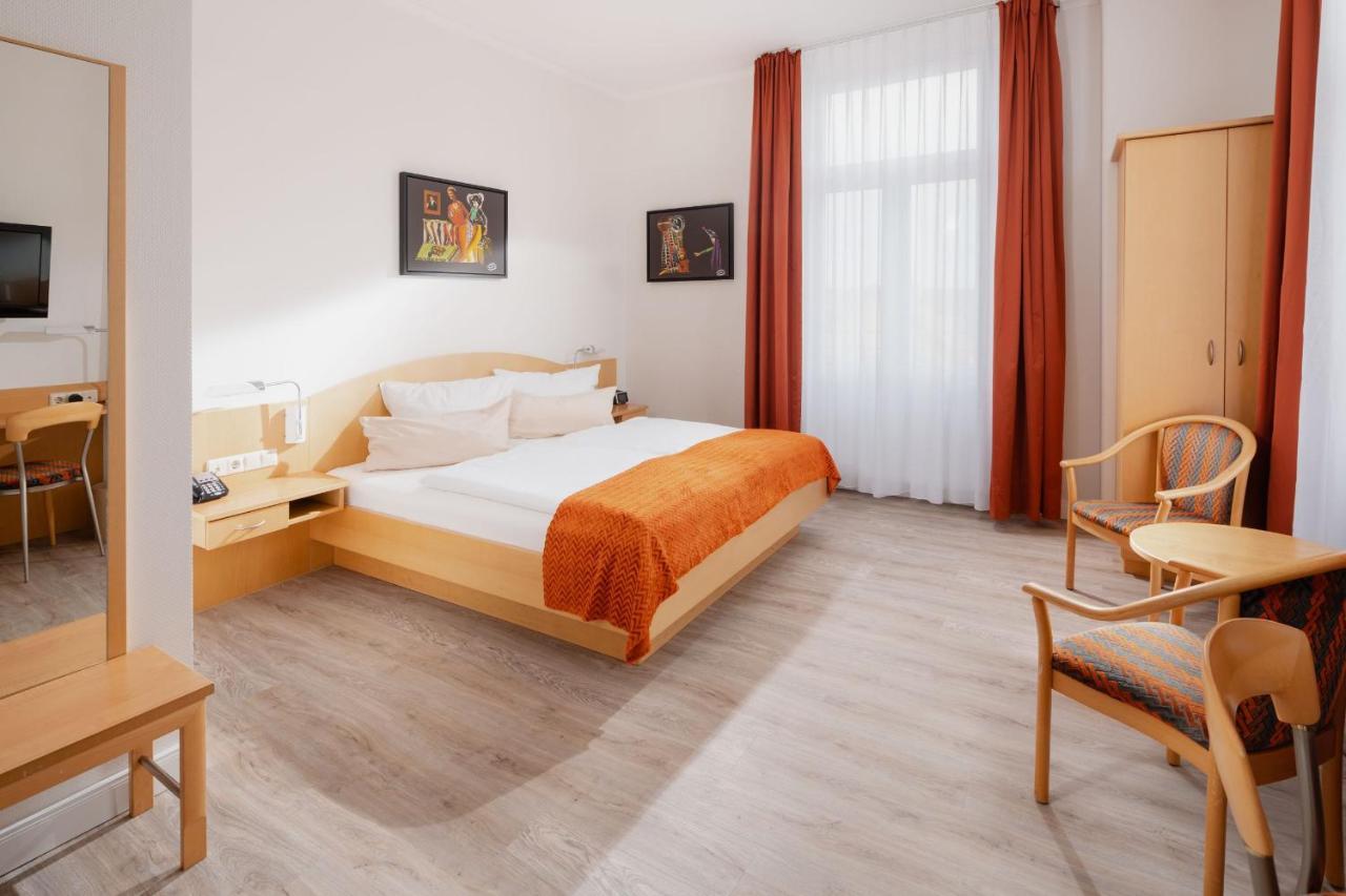 Hotel Kuenstlerhaus ノルダーナイ エクステリア 写真