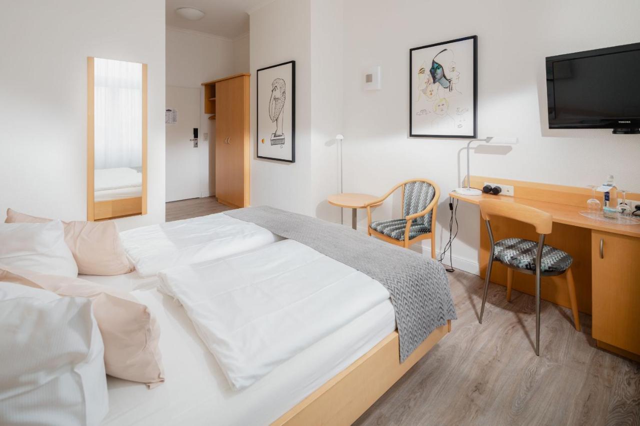 Hotel Kuenstlerhaus ノルダーナイ エクステリア 写真