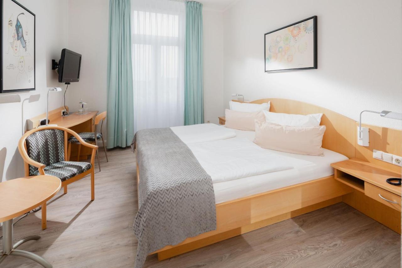 Hotel Kuenstlerhaus ノルダーナイ エクステリア 写真