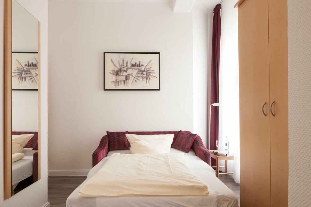 Hotel Kuenstlerhaus ノルダーナイ エクステリア 写真